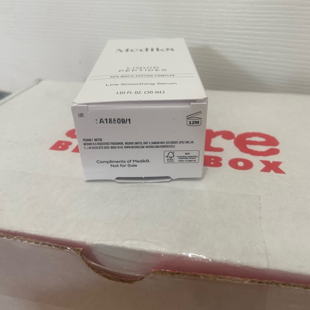 Medik8 Liquid Peptides Line Smoothing Serum NIB - Picture 5 of 5